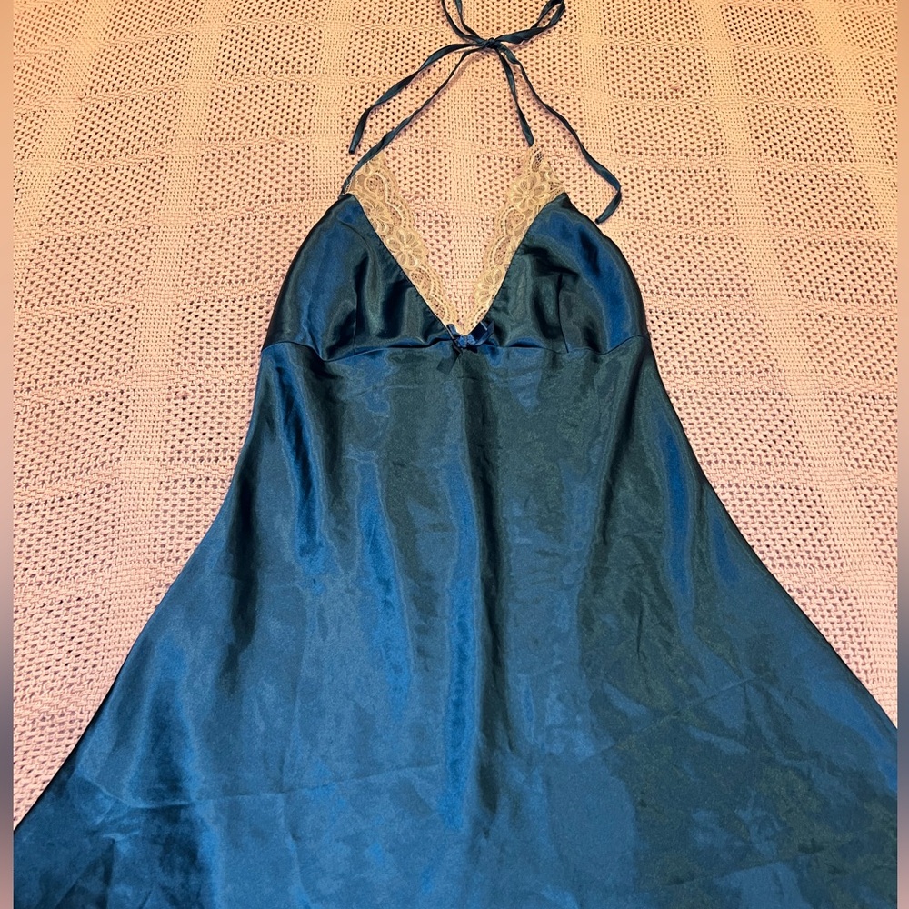 Elegant Navy Blue Lace Trim Nightgown